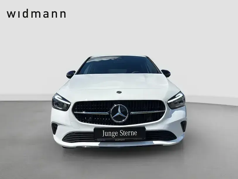 Gebraucht Mercedes B200 Advanced 163 PS (119 kW) 2024 Unilack polarweiss Kleinwagen