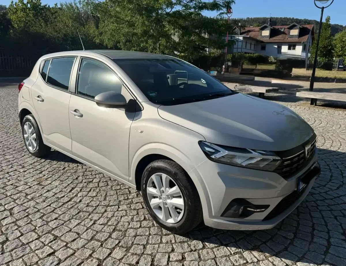 Gebraucht Dacia Sandero Comfort 67 PS (49 kW) 2022 Grau Limousine