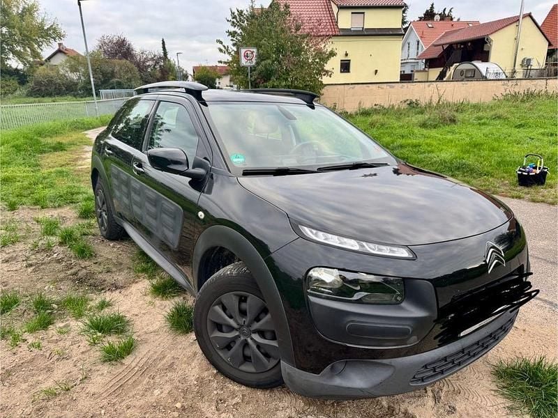 Schwarz Gebraucht 2016 Citroën C4 Cactus Feel Kleinwagen | 9.300 € (Etwas zu teuer) - Bild 1/4