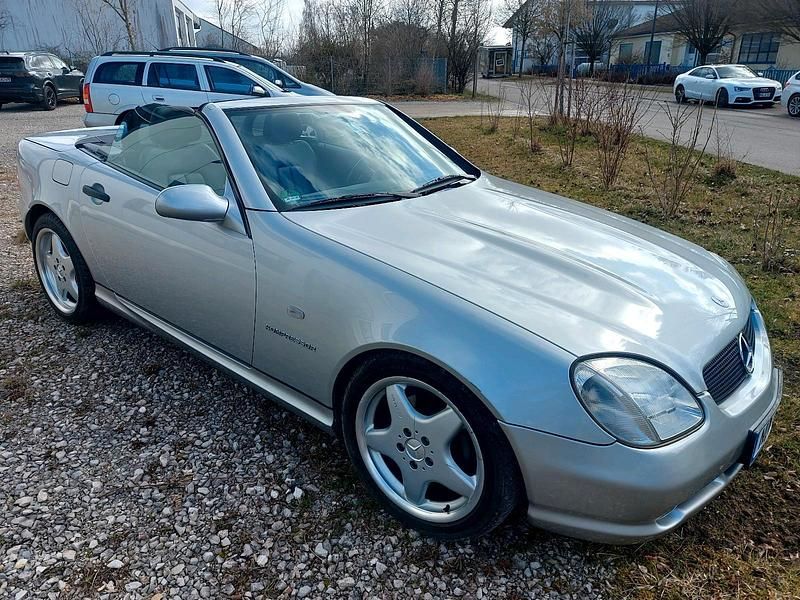 Gebraucht Mercedes SLK230 193 PS (141 kW) 1999 Silber Cabrio