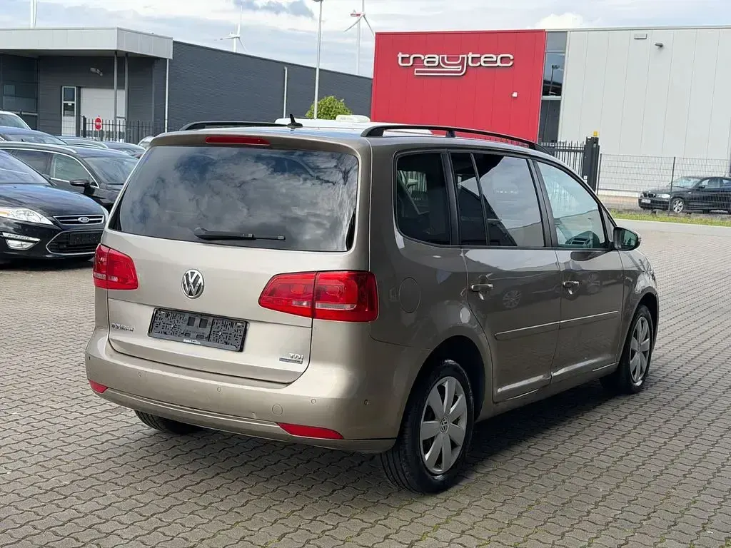 Gebraucht VW Touran Comfortline 105 PS (77 kW) 2012 Beige Van / Kleinbus