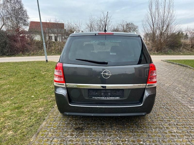 Gebraucht Opel Zafira Edition 140 PS (102 kW) 2011 Grau Van / Kleinbus