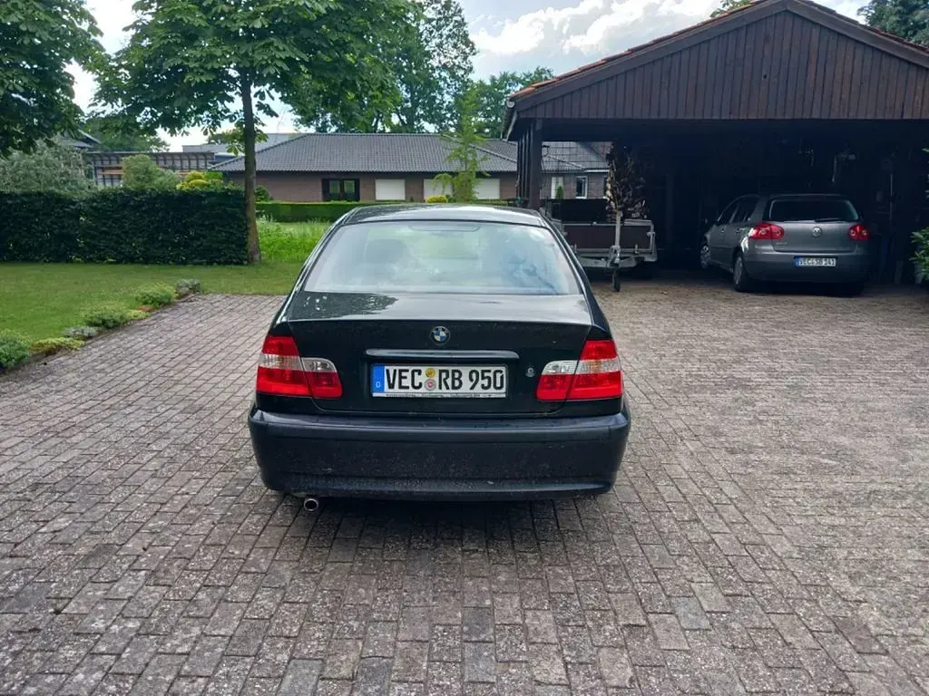 Gebraucht BMW 316 116 PS (85 kW) 2003 Schwarz Limousine