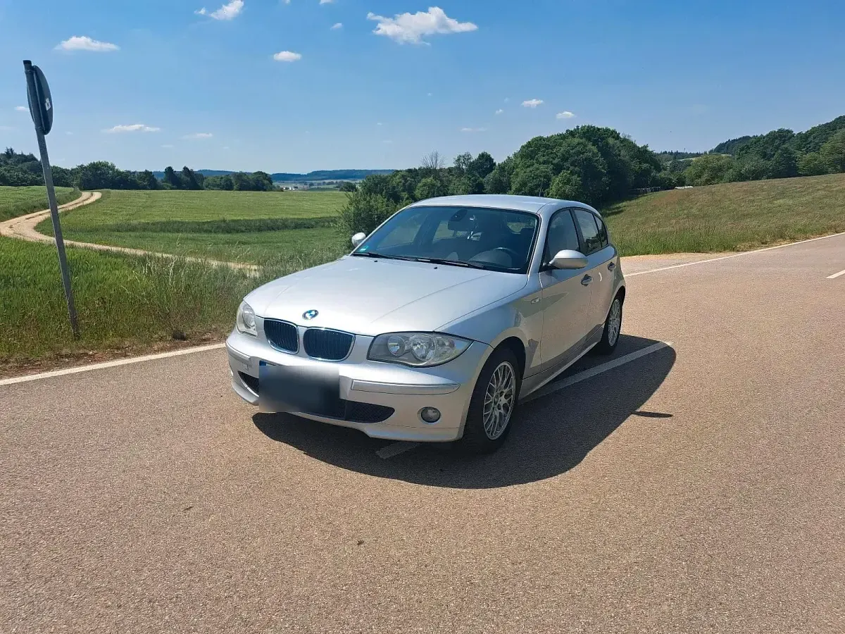 Usata BMW 118 122 CV (89 kW) 2006 Argento Utilitaria