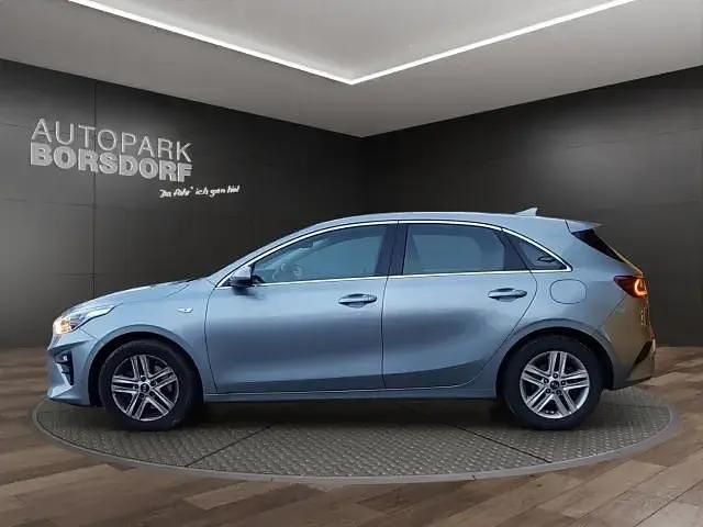 Second-hand Kia Ceed Vision 140 CP (102 kW) 2019 Argintiu Hatchback