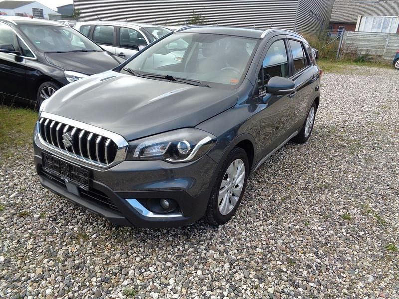 Grau Gebraucht 2018 Suzuki SX4 S-Cross Comfort SUV | 8.000 € (Guter Preis) - Bild 1/4