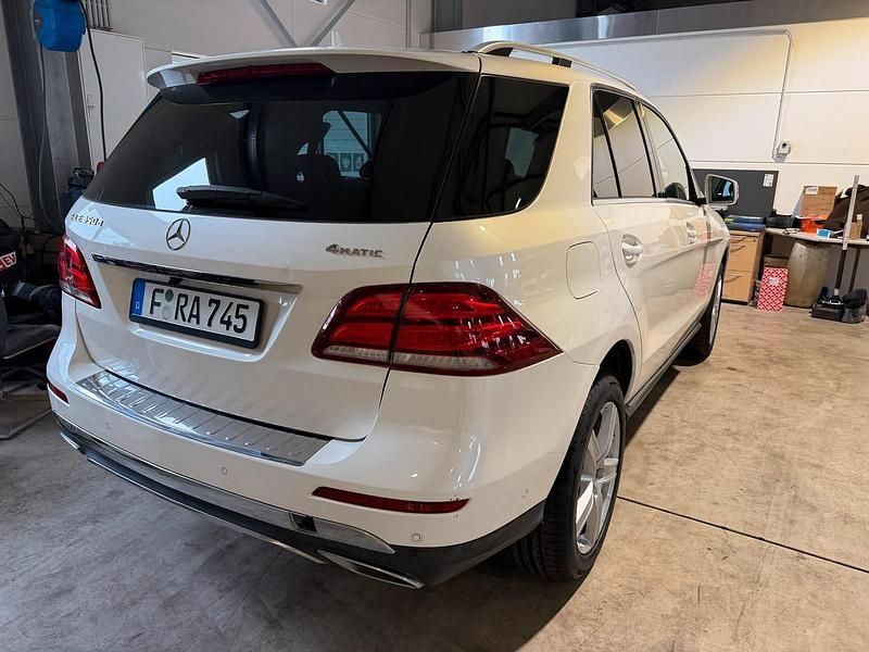 Gebraucht Mercedes GLE350 258 PS (189 kW) 2017 Weiß SUV