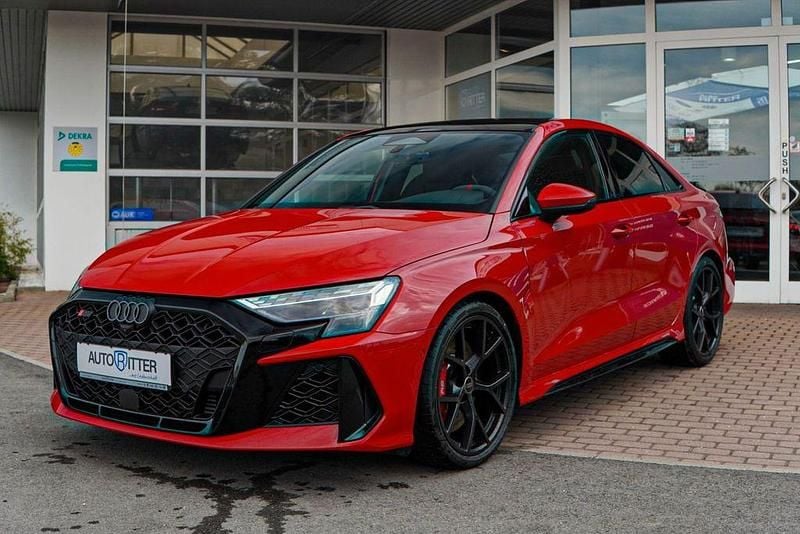 Neu Audi RS3 Sport 400 PS (294 kW) 2026 Rot Limousine