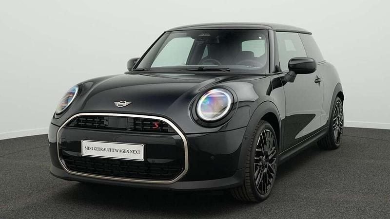 Schwarz Gebraucht 2024 Mini Cooper S Favoured Kleinwagen | 30.539 € (Superpreis) - Bild 1/4