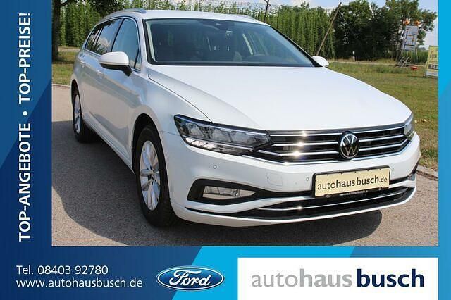 Gebraucht VW Passat Business 150 PS (110 kW) 2023 Gletscherweiß Kombi