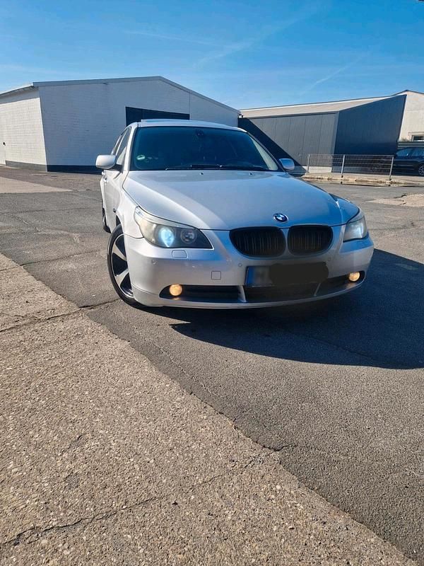 Gebraucht BMW 520 177 PS (130 kW) 2004 Silber Limousine
