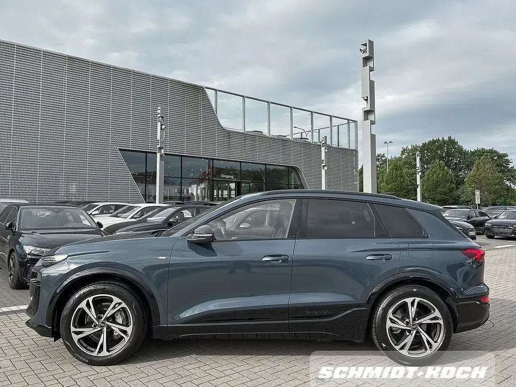 Gebraucht Audi Q6 e-tron Performance 239 kW (326 PS) 2025 Plasmablau metallic SUV