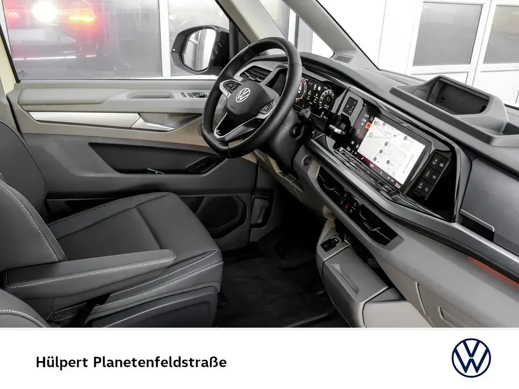Neu VW Multivan Style 150 PS (110 kW) 2026 Hellelfenbein r1015 Van / Kleinbus