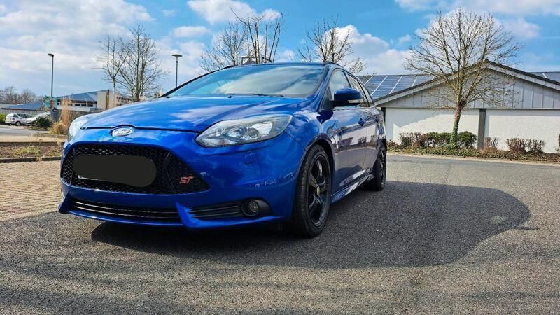 Blau Gebraucht 2013 Ford Focus ST Kombi | 7.800 € (Fairer Preis) - Bild 1/4