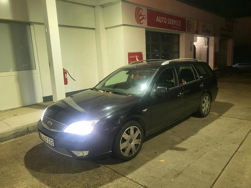 Schwarz Gebraucht 2003 Ford Mondeo Kombi | 850 € - Bild 1/4