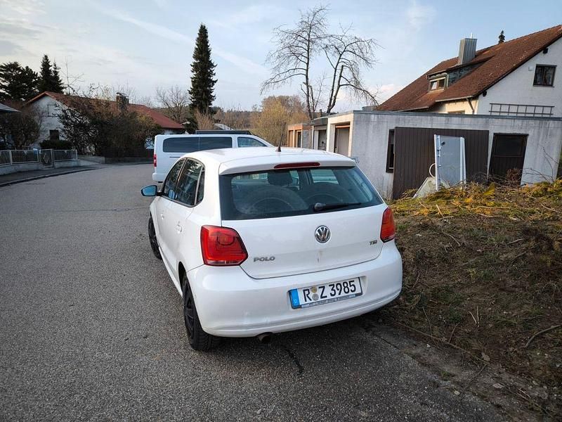 Gebraucht VW Polo Comfortline 69 PS (50 kW) 2012 Weiß Kleinwagen