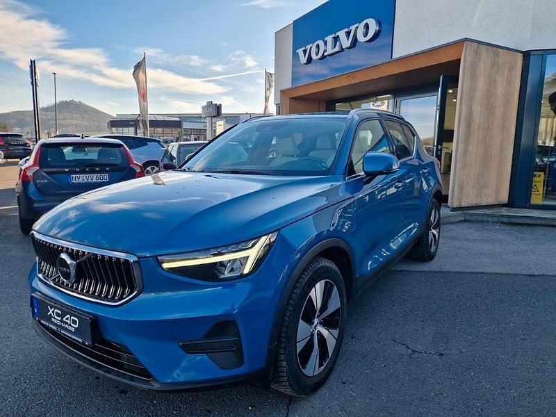 Gebraucht Volvo XC40 Plus 211 PS (155 kW) 2022 Fjord blue metallic SUV