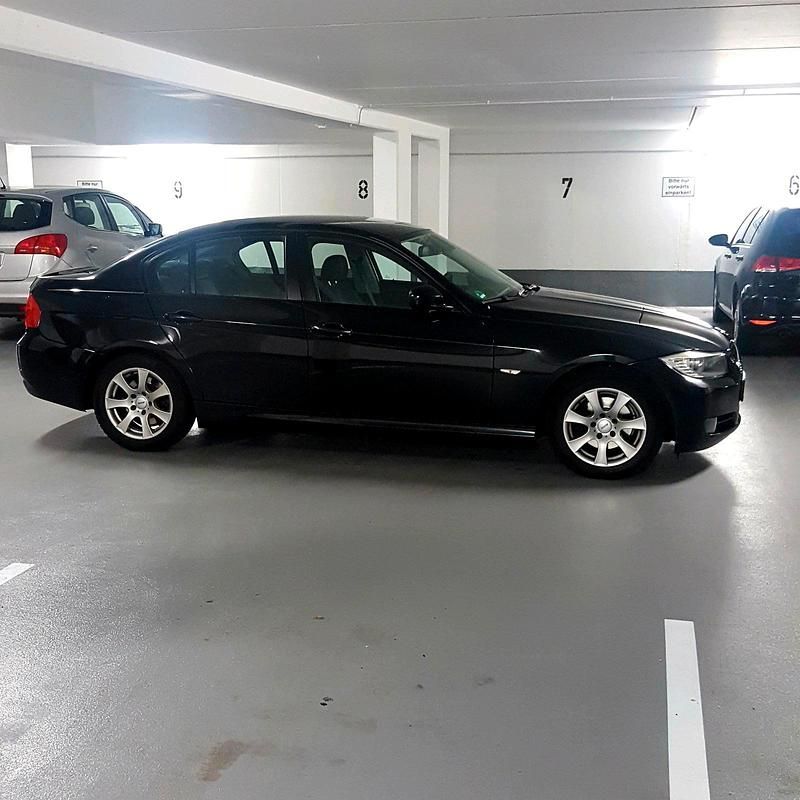 Gebraucht BMW 320 170 PS (125 kW) 2009 Schwarz Limousine