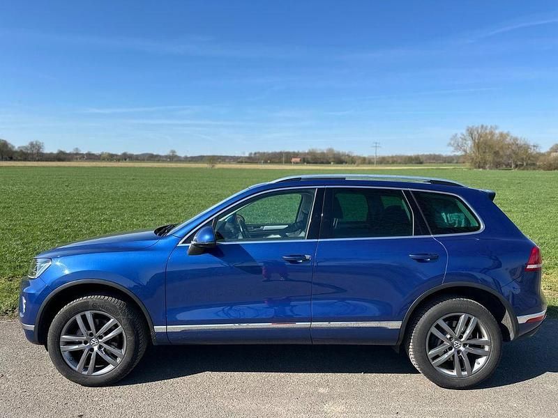Gebraucht VW Touareg 262 PS (192 kW) 2017 Blau SUV