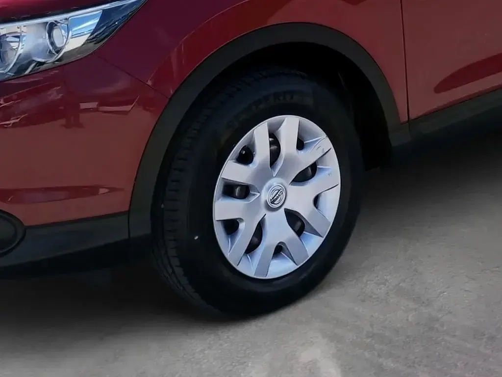 Gebraucht Nissan Qashqai 110 PS (80 kW) 2015 Rot SUV