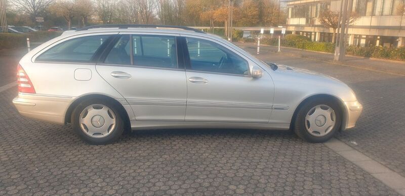 Silber Gebraucht 2002 Mercedes C200 Avantgarde Limousine | 1.590 € (Guter Preis) - Bild 1/4