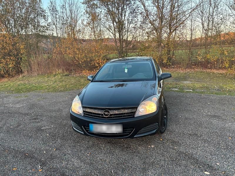 Gebraucht Opel Astra GTC 91 PS (66 kW) 2005 Schwarz Kleinwagen