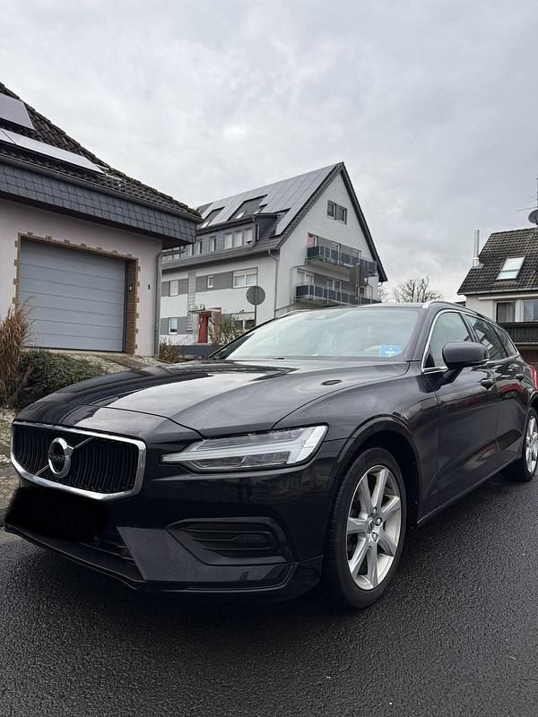 Gebraucht Volvo V60 150 PS (110 kW) 2020 Schwarz Kombi