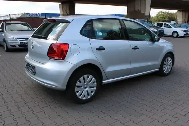 Usata VW Polo 75 CV (55 kW) 2012 Argento Berlina