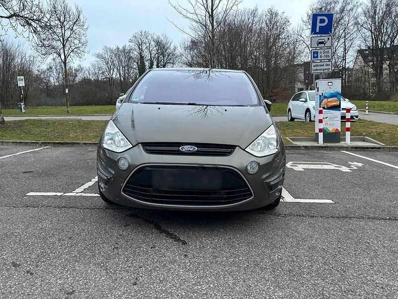 Gebraucht Ford S-MAX Titanium 163 PS (119 kW) 2012 Braun Van / Kleinbus