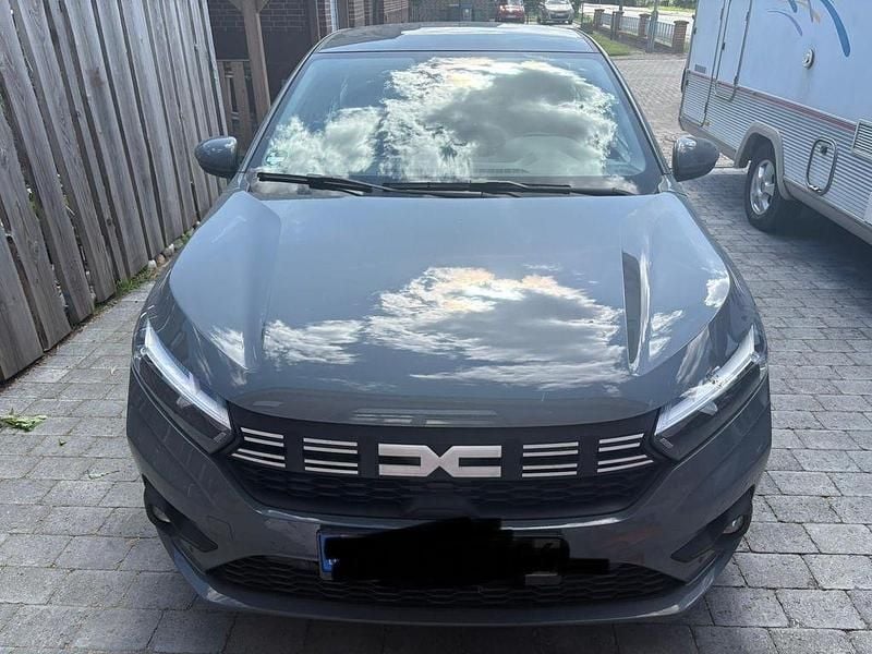Gebraucht Dacia Sandero Journey 91 PS (66 kW) 2024 Grau Kleinwagen