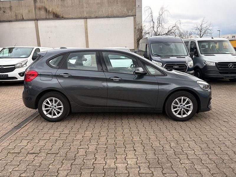 Gebraucht BMW 216 Active Tourer Advantage 116 PS (85 kW) 2020 Grau Van / Kleinbus
