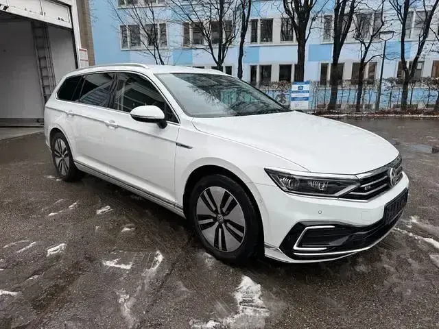 Używany VW Passat GTE 218 KM (160 kW) 2020 Biały Kombi