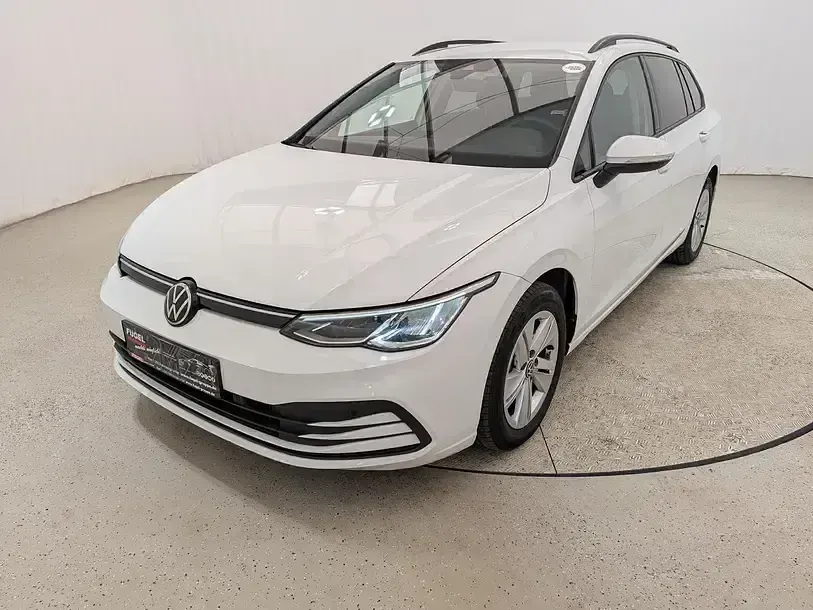 Gebraucht VW Golf VIII Life 131 PS (96 kW) 2022 Pure white Kombi