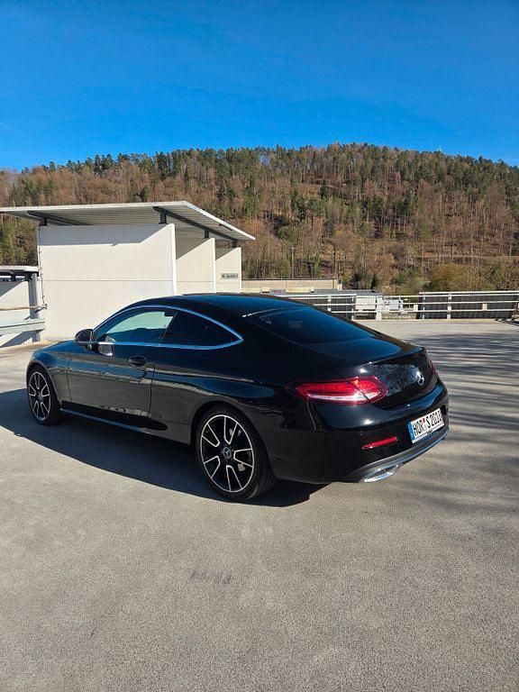 Gebraucht Mercedes C220 194 PS (142 kW) 2020 Schwarz Coupé