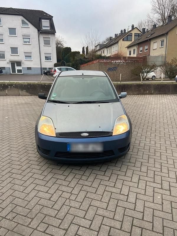 Gebraucht Ford Fiesta 60 PS (44 kW) 2002 Silber Kleinwagen