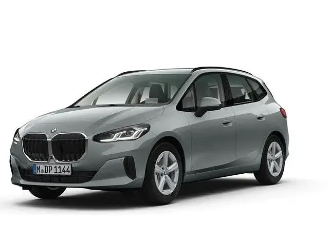 Gebraucht BMW 220 Active Tourer Sport Line 170 PS (125 kW) 2025 Van / Kleinbus
