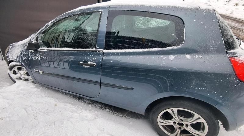 Blau Gebraucht 2007 Renault Clio II Kleinwagen | 499 € (Superpreis) - Bild 1/2