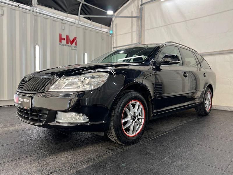 Schwarz Gebraucht 2009 Skoda Octavia Ambiente Kombi | 3.990 € (Superpreis) - Bild 1/4