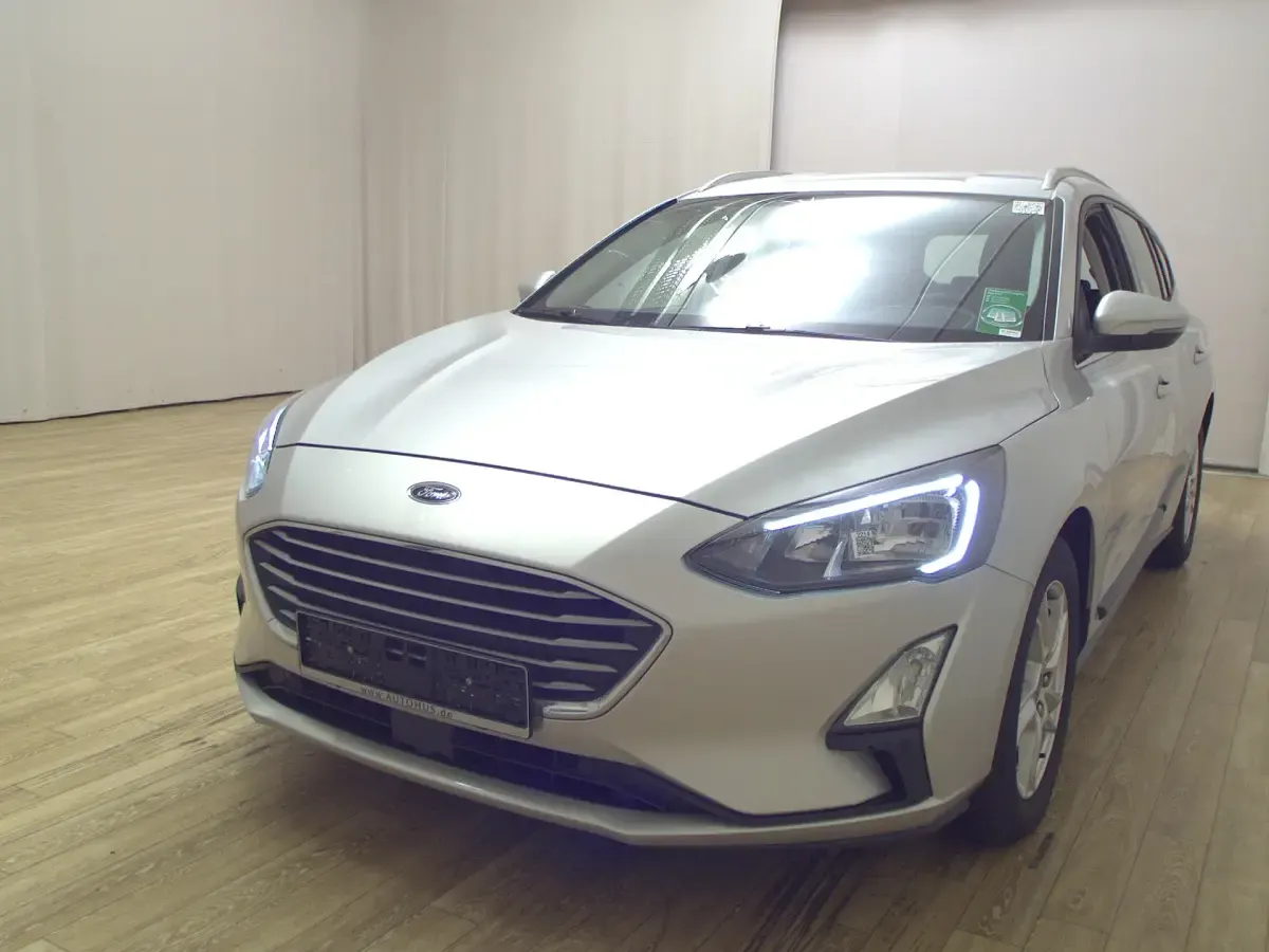 Gebraucht Ford Focus Cool & Connect 120 PS (88 kW) 2020 Silber Limousine