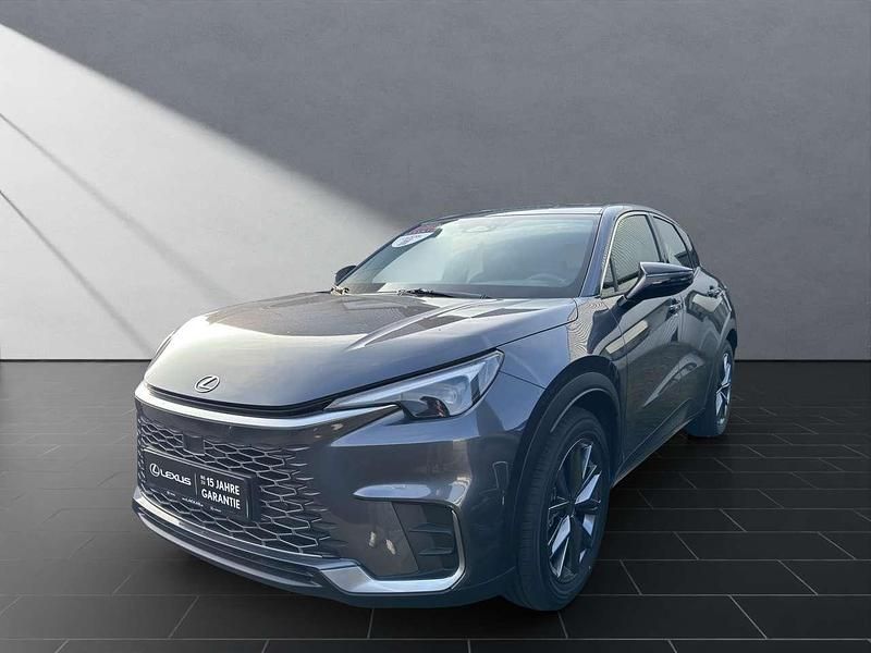 Neu Lexus LBX 136 PS (100 kW) 2026 Sonic grey SUV
