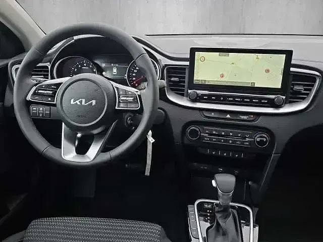 Nowe Kia Ceed Gold 140 KM (102 kW) 2026 Srebrny Hatchback