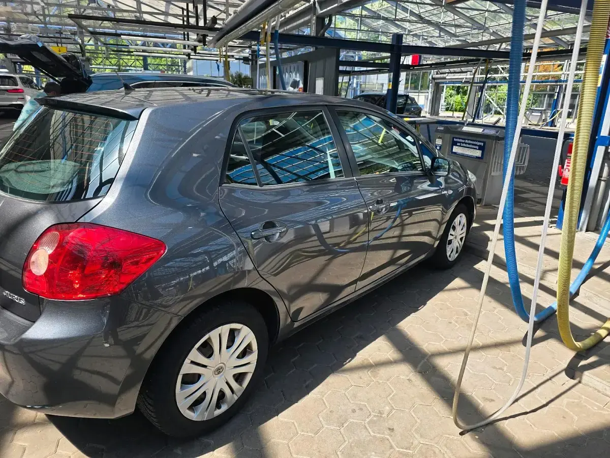 Gebraucht Toyota Auris 124 PS (91 kW) 2008 Grau Kleinwagen