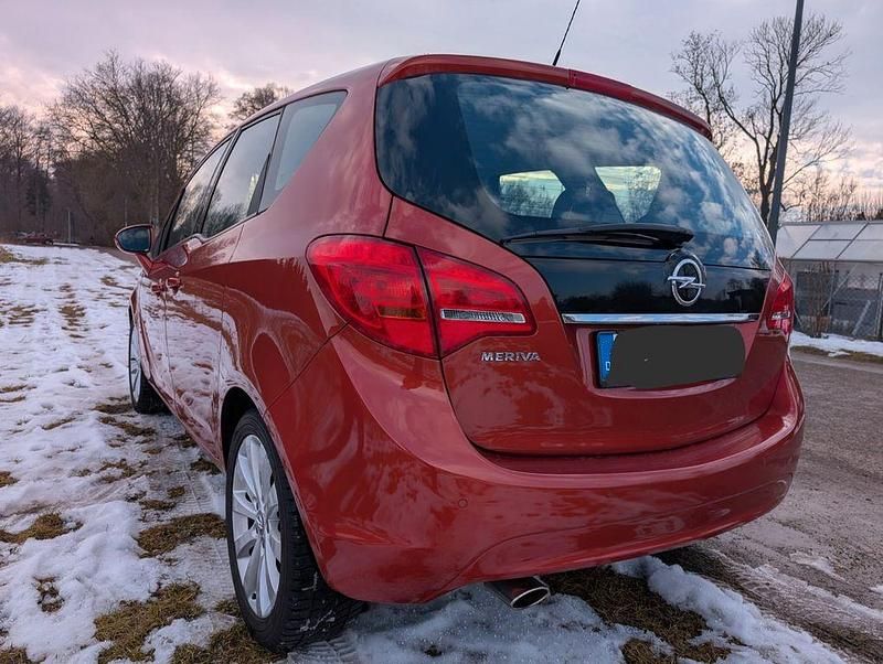 Gebraucht Opel Meriva Edition 140 PS (102 kW) 2013 Rot Van / Kleinbus