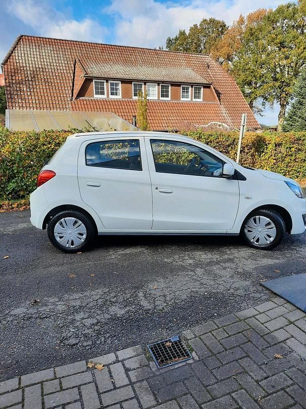 Weiß Gebraucht 2020 Mitsubishi Space Star Kleinwagen | 5.200 € (Guter Preis) - Bild 1/4