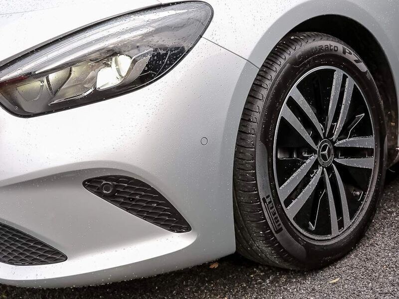 Gebraucht Mercedes B200 Progressive 222 PS (163 kW) 2022 Iridiumsilber metallic Kleinwagen