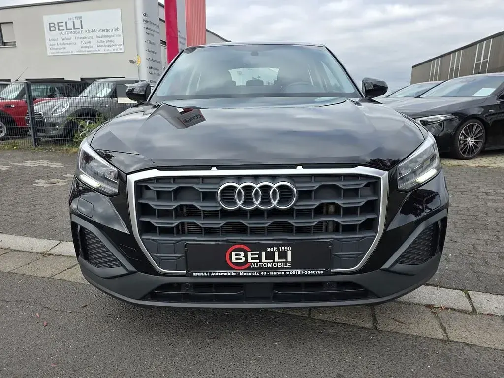 Gebraucht Audi Q2 Basis 116 PS (85 kW) 2022 Schwarz SUV