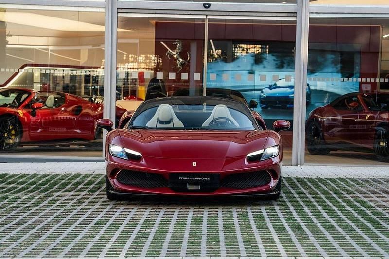 Gebraucht Ferrari 296 840 PS (617 kW) 2022 Rot