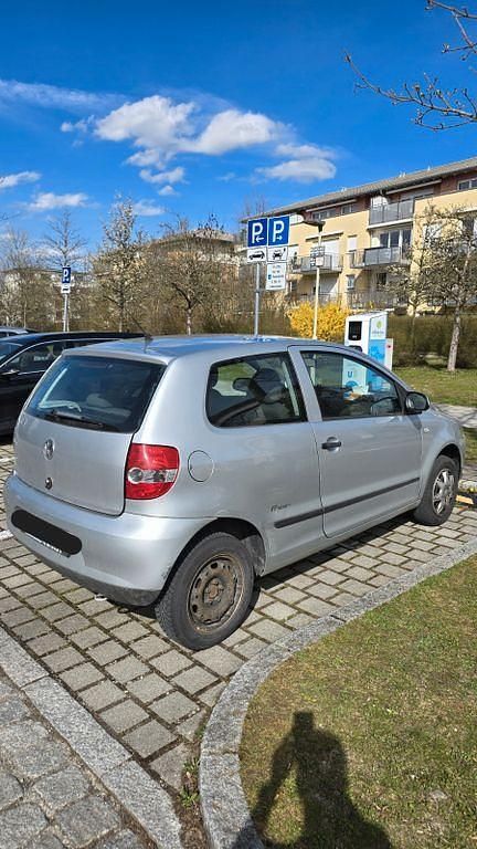 Gebraucht VW Fox 54 PS (39 kW) 2009 Grau Kleinwagen