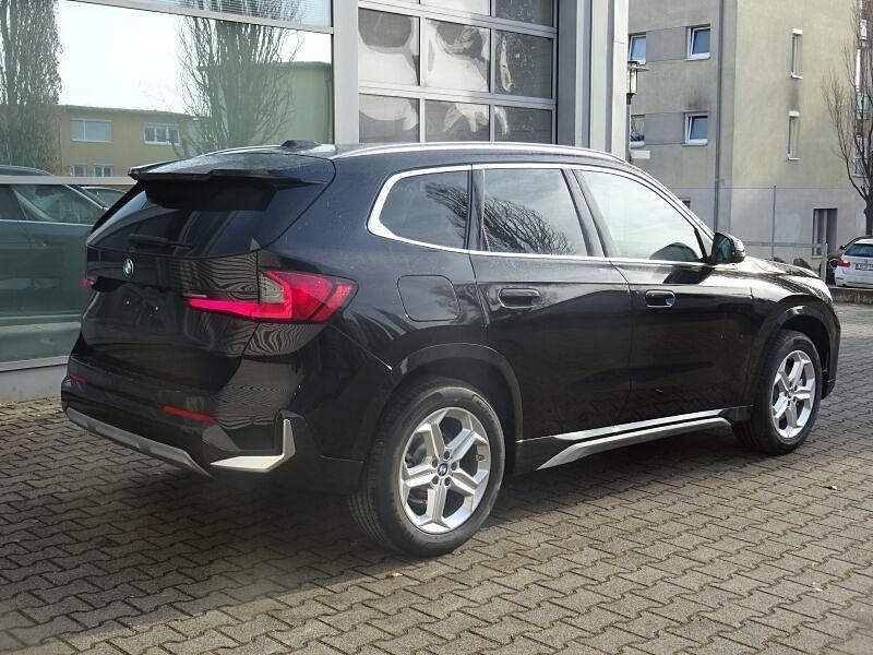 Nouă BMW X1 2026 Negru SUV