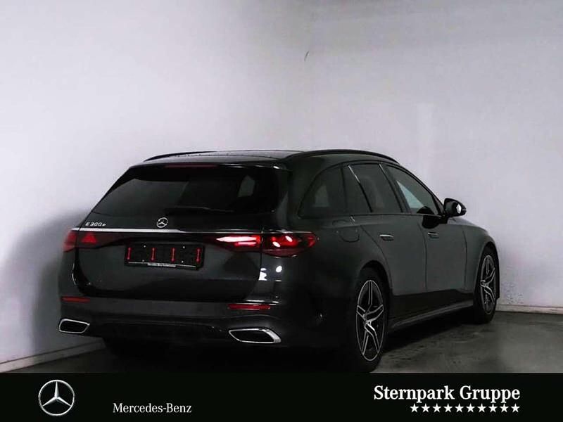 Gebraucht Mercedes E300 AMG 313 PS (230 kW) 2024 Lack graphitgrau Kombi